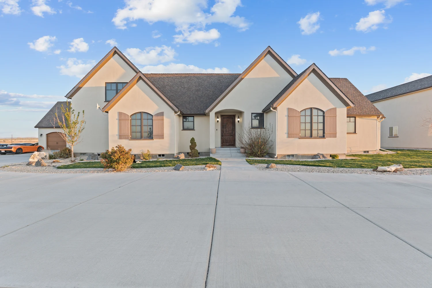 Front elevation by day, no visible track